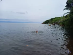 Der Tanganjika See eignet sich wunderbar zum Schwimmen