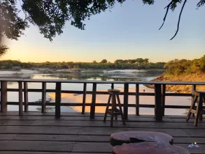 Ausblick von der Terrasse des Camps