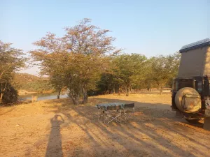 Lange Schatten am Nachmittag Kunene River