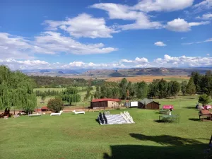 Am Horizont sehen wir noch die Berge von Lesotho